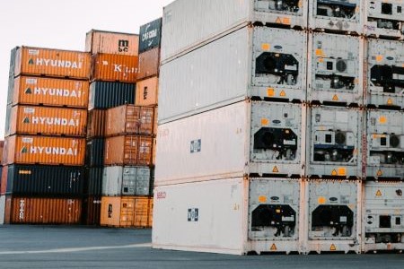 Transport of special goods in cooling containers or special containers like: food, medicine, drugs